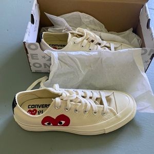 Converse sneakers size 7